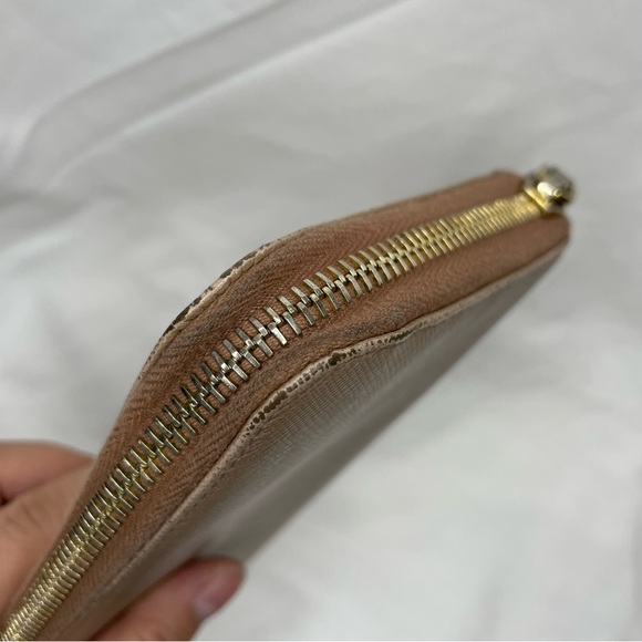 SOLD Prada Saffiano Metal Zippy Wallet - Picture 7 of 16